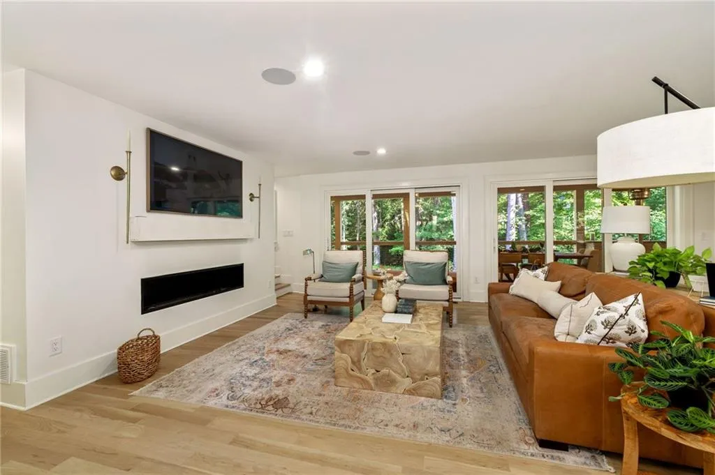 705 Old Post Road, Atlanta, Georgia 30328, 6 Bedrooms Bedrooms, ,5 BathroomsBathrooms,Residential,Sold,705 Old Post Road,7508663