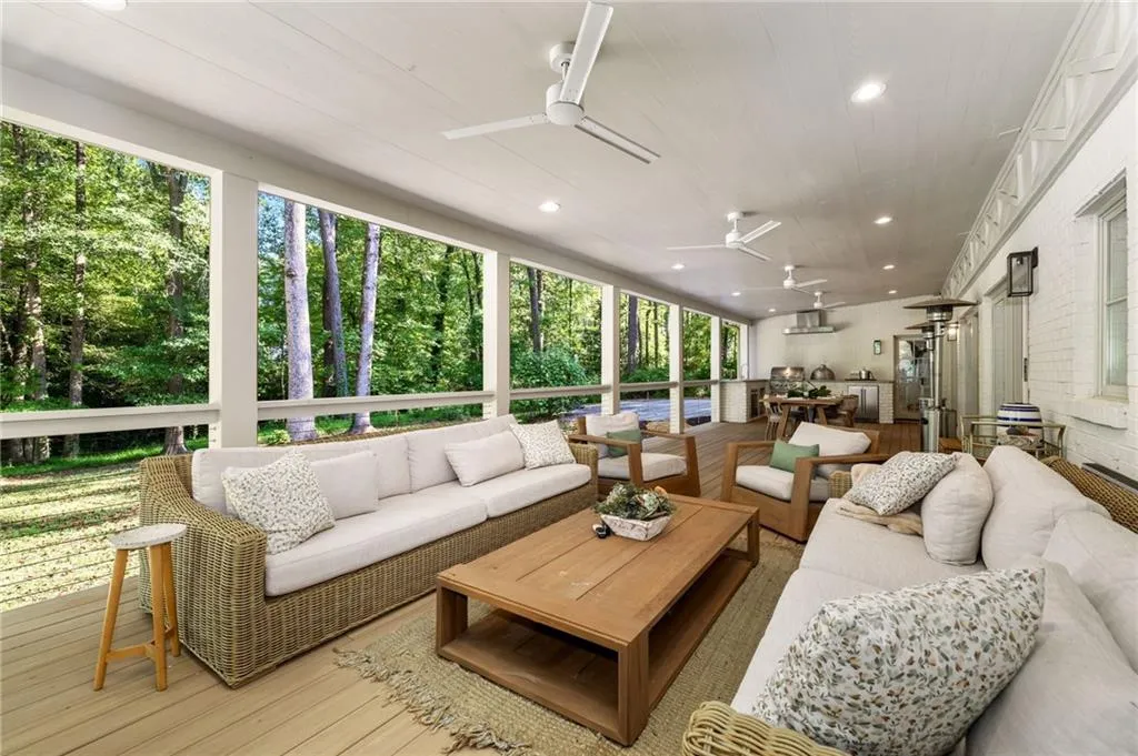705 Old Post Road, Atlanta, Georgia 30328, 6 Bedrooms Bedrooms, ,5 BathroomsBathrooms,Residential,Sold,705 Old Post Road,7508663