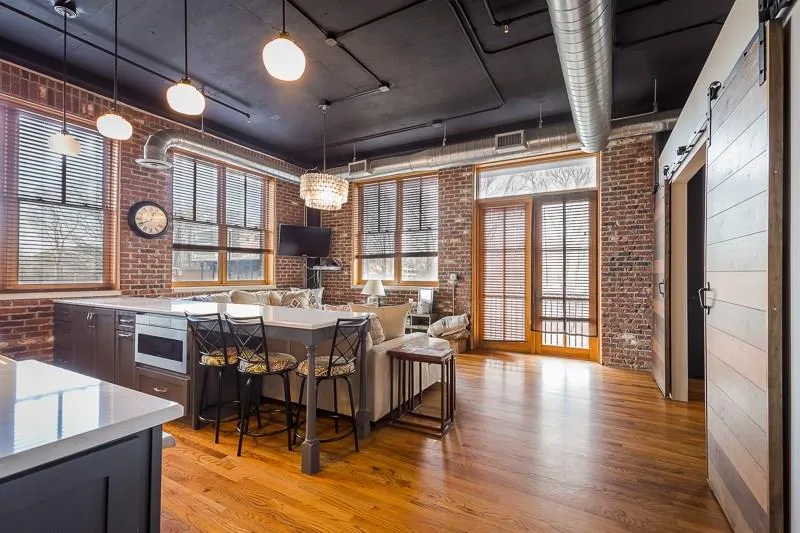 3235 Roswell Road Ne Unit 519, Atlanta, Georgia 30305, 2 Bedrooms Bedrooms, ,2 BathroomsBathrooms,Residential,Sold,3235 Roswell Road Ne Unit 519,5959210