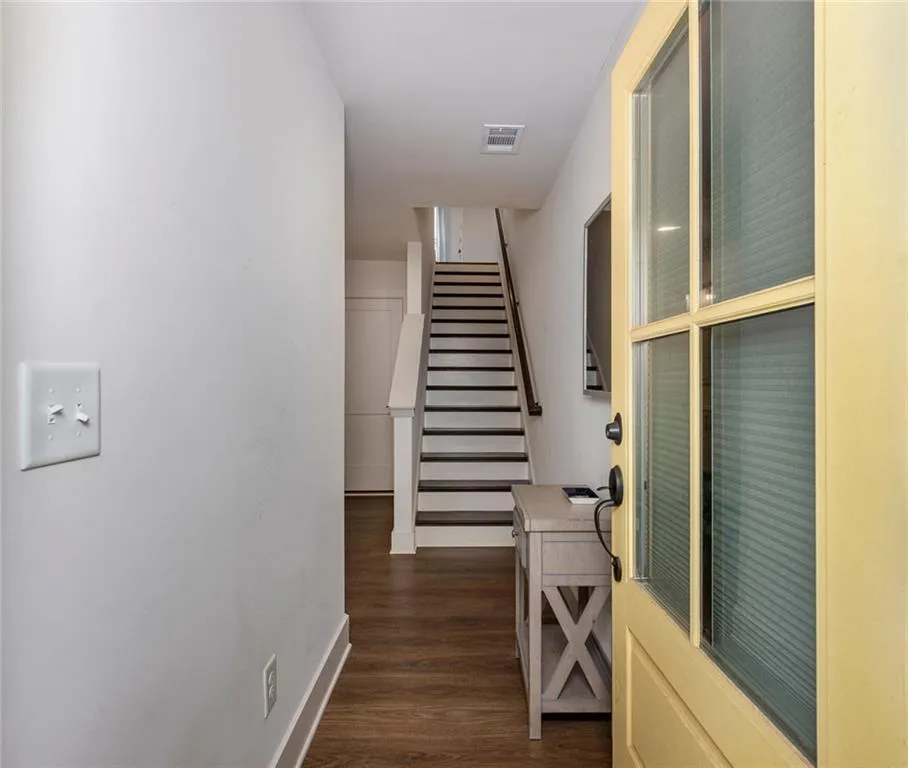 183 Chestnut Circle Ne, Atlanta, Georgia 30342, 3 Bedrooms Bedrooms, 0 ,3 BathroomsBathrooms,Residential,Sold,183 Chestnut Circle Ne,7638167