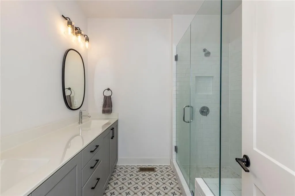 183 Chestnut Circle Ne, Atlanta, Georgia 30342, 3 Bedrooms Bedrooms, ,3 BathroomsBathrooms,Residential,For Sale,183 Chestnut Circle Ne,7638167