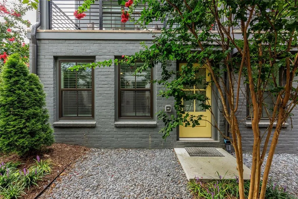 183 Chestnut Circle Ne, Atlanta, Georgia 30342, 3 Bedrooms Bedrooms, 0 ,3 BathroomsBathrooms,Residential,Sold,183 Chestnut Circle Ne,7638167