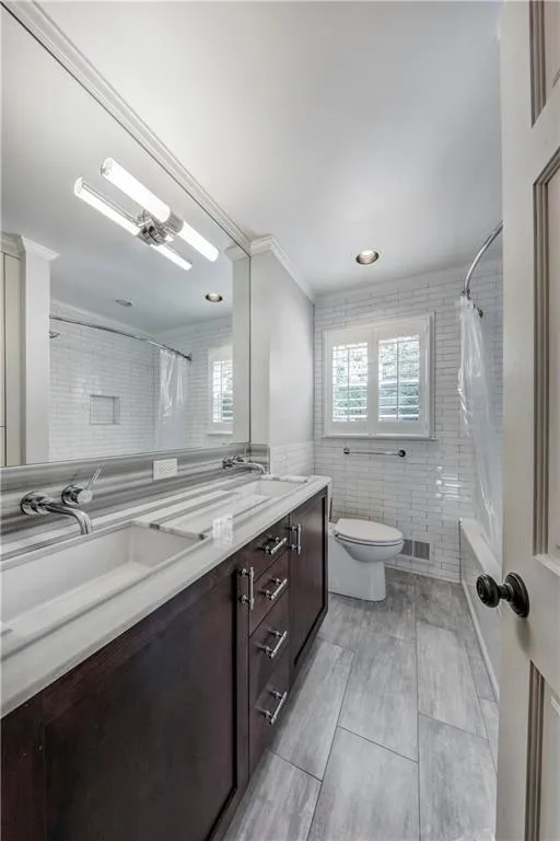7230 Wynhill Drive, Sandy Springs, Georgia 30328, 4 Bedrooms Bedrooms, ,2 BathroomsBathrooms,Residential,Sold,7230 Wynhill Drive,6544556