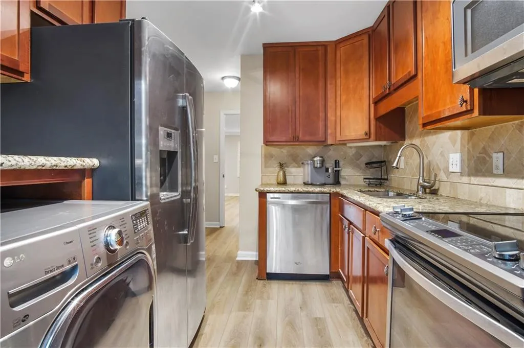 115 Winding River Drive Unit B, Atlanta, Georgia 30350, 3 Bedrooms Bedrooms, ,2 BathroomsBathrooms,Residential,Sold,115 Winding River Drive Unit B,7184842