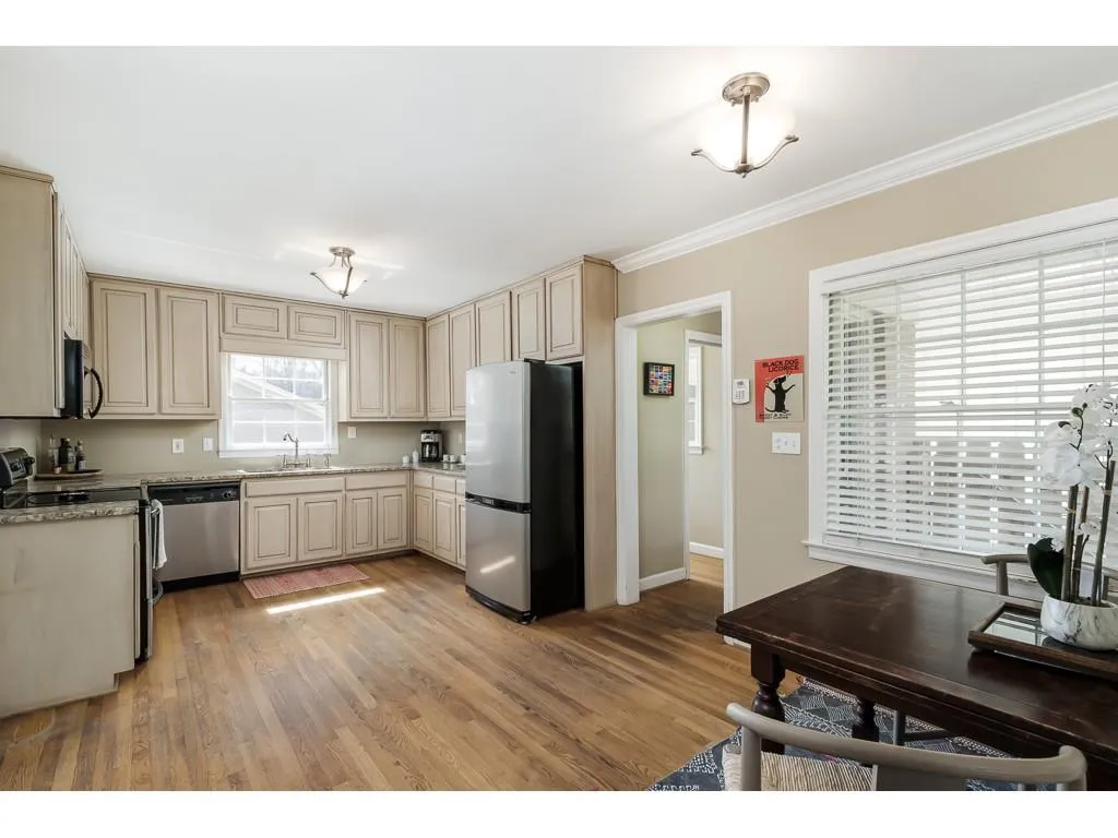 5800 Brookgreen Road, Sandy Springs, Georgia 30328, 3 Bedrooms Bedrooms, ,2 BathroomsBathrooms,Residential,Sold,5800 Brookgreen Road,6514901