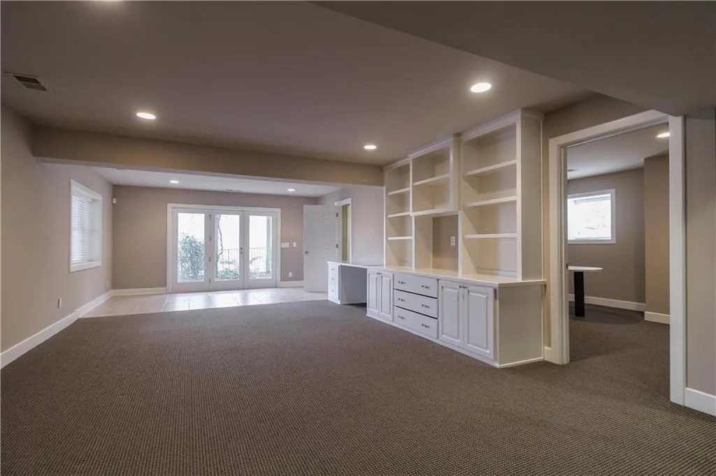 1240 Tynecastle Way, Sandy Springs, Georgia 30350, 5 Bedrooms Bedrooms, ,5 BathroomsBathrooms,Residential,Sold,1240 Tynecastle Way,5725974