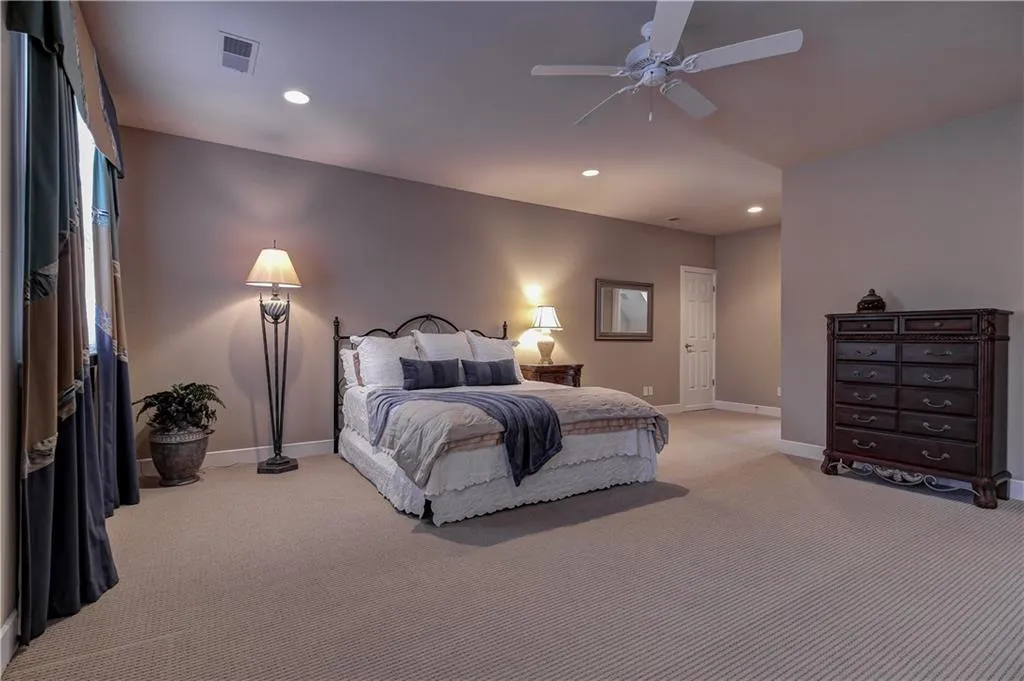 1240 Tynecastle Way, Sandy Springs, Georgia 30350, 5 Bedrooms Bedrooms, ,5 BathroomsBathrooms,Residential,Sold,1240 Tynecastle Way,5725974