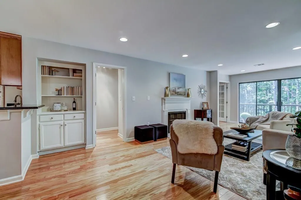 3310 Pine Heights Drive Ne Unit 3310, Atlanta, Georgia 30324, 2 Bedrooms Bedrooms, ,2 BathroomsBathrooms,Residential,Sold,3310 Pine Heights Drive Ne Unit 3310,5915410