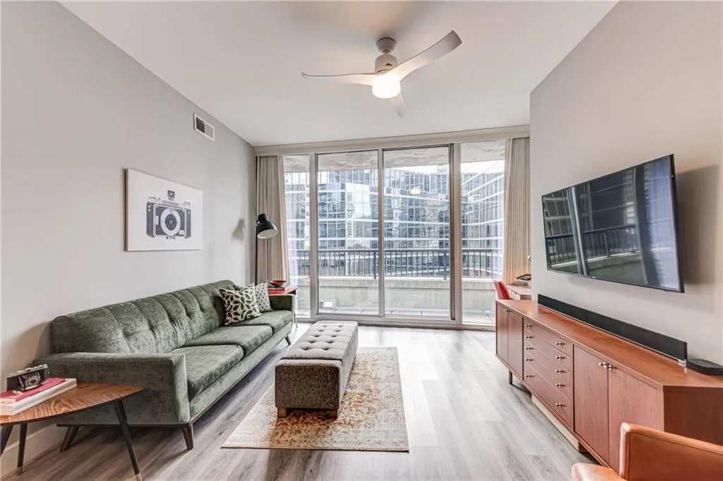 1080 Peachtree Street Ne Unit 605, Atlanta, Georgia 30309, 1 Bedroom Bedrooms, 0 ,1 BathroomBathrooms,Residential,For Sale,1080 Peachtree Street Ne Unit 605,7714963
