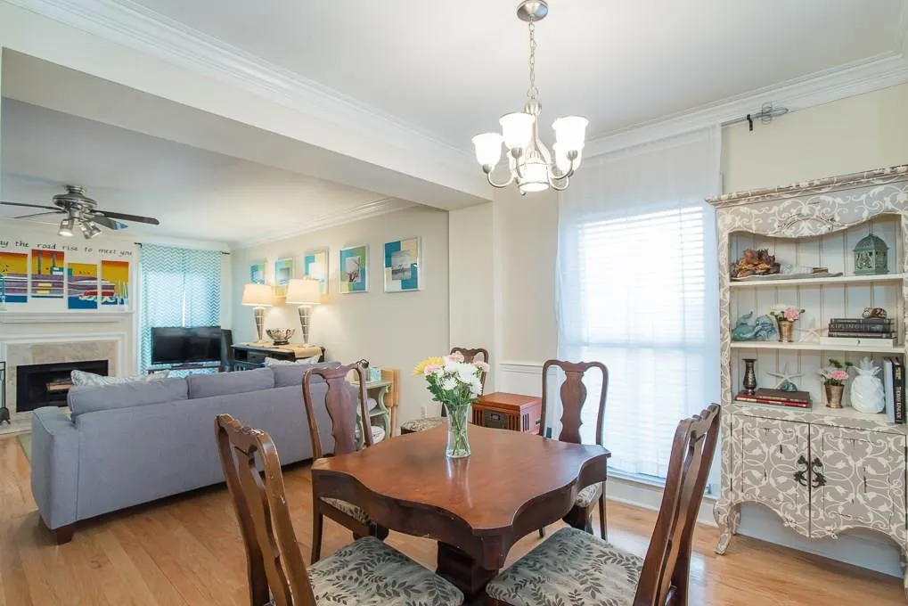 7500 Roswell Road Unit 104, Sandy Springs, Georgia 30350, 2 Bedrooms Bedrooms, ,2 BathroomsBathrooms,Residential,Sold,7500 Roswell Road Unit 104,5816337