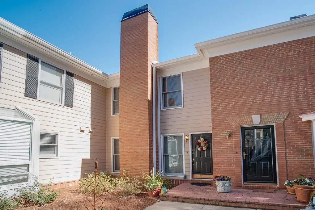 7500 Roswell Road Unit 104, Sandy Springs, Georgia 30350, 2 Bedrooms Bedrooms, ,2 BathroomsBathrooms,Residential,Sold,7500 Roswell Road Unit 104,5816337
