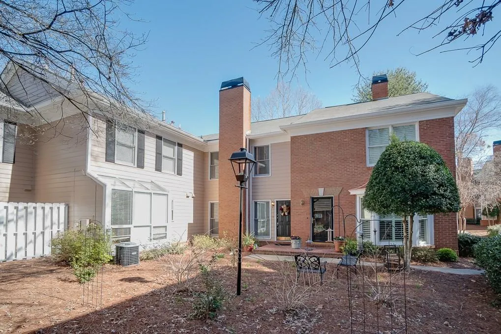 7500 Roswell Road Unit 104, Sandy Springs, Georgia 30350, 2 Bedrooms Bedrooms, ,2 BathroomsBathrooms,Residential,Sold,7500 Roswell Road Unit 104,5816337