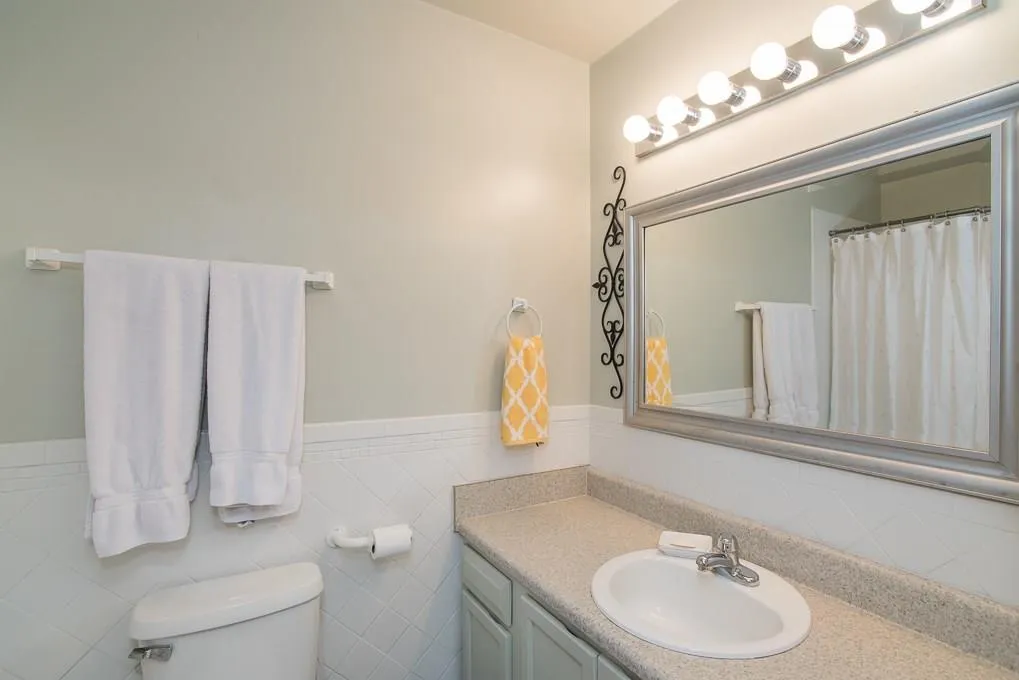 7500 Roswell Road Unit 104, Sandy Springs, Georgia 30350, 2 Bedrooms Bedrooms, ,2 BathroomsBathrooms,Residential,Sold,7500 Roswell Road Unit 104,5816337