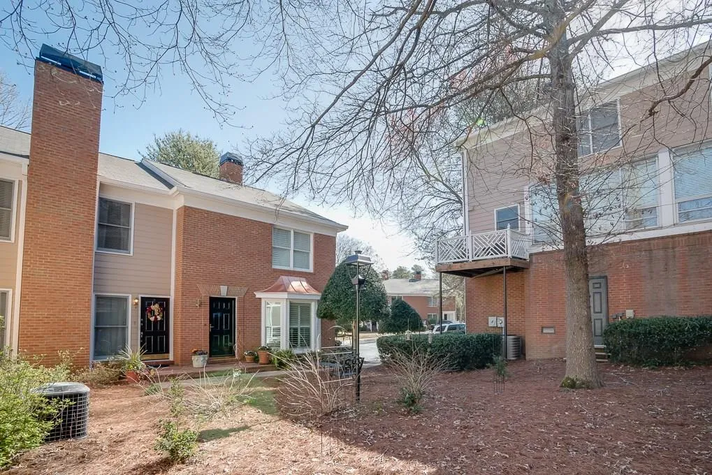7500 Roswell Road Unit 104, Sandy Springs, Georgia 30350, 2 Bedrooms Bedrooms, ,2 BathroomsBathrooms,Residential,Sold,7500 Roswell Road Unit 104,5816337