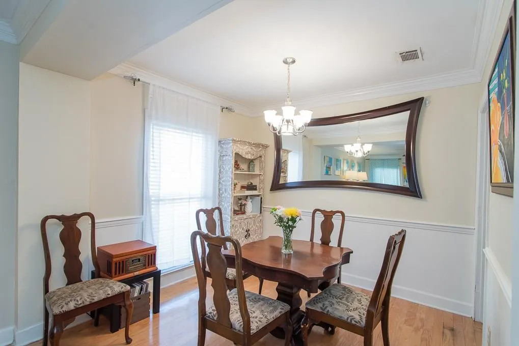 7500 Roswell Road Unit 104, Sandy Springs, Georgia 30350, 2 Bedrooms Bedrooms, ,2 BathroomsBathrooms,Residential,Sold,7500 Roswell Road Unit 104,5816337