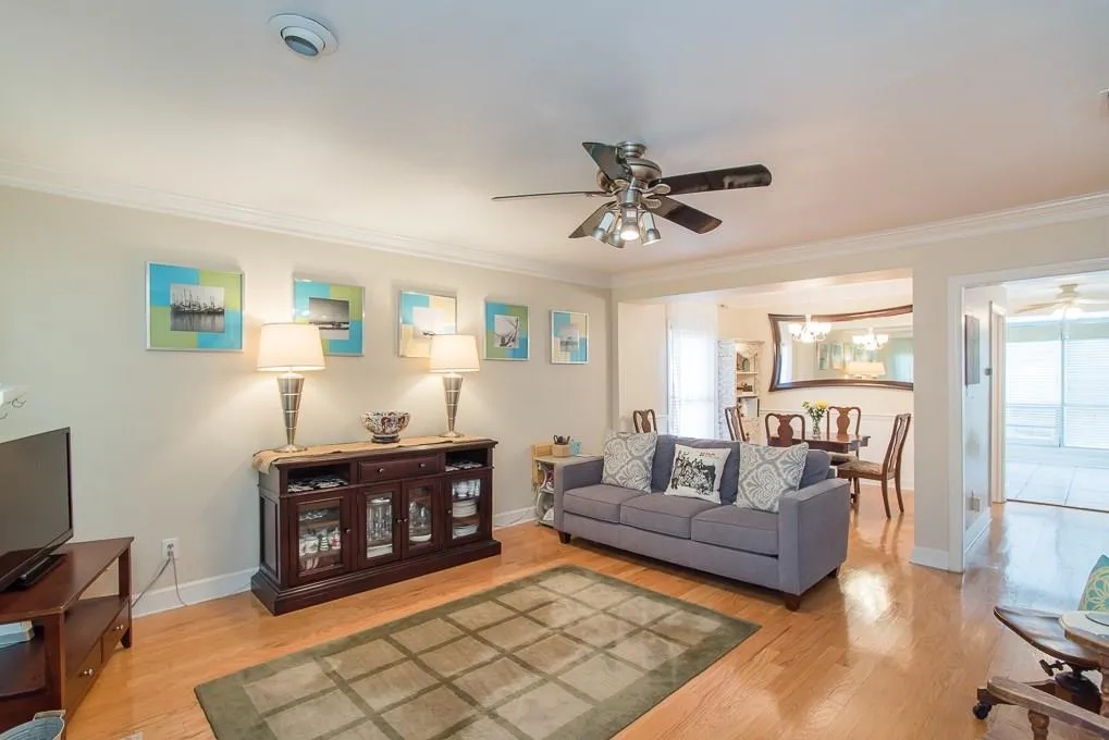 7500 Roswell Road Unit 104, Sandy Springs, Georgia 30350, 2 Bedrooms Bedrooms, ,2 BathroomsBathrooms,Residential,Sold,7500 Roswell Road Unit 104,5816337