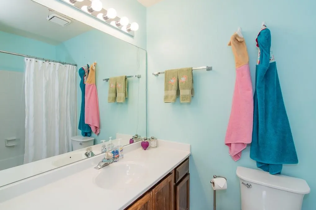 7500 Roswell Road Unit 104, Sandy Springs, Georgia 30350, 2 Bedrooms Bedrooms, ,2 BathroomsBathrooms,Residential,Sold,7500 Roswell Road Unit 104,5816337