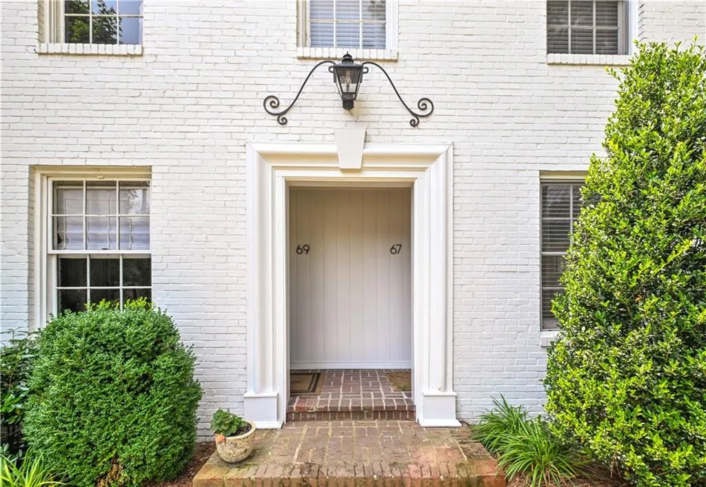 67 Delmont Drive, Atlanta, Georgia 30305, 2 Bedrooms Bedrooms, 0 ,2 BathroomsBathrooms,Residential,For Sale,67 Delmont Drive,7703457