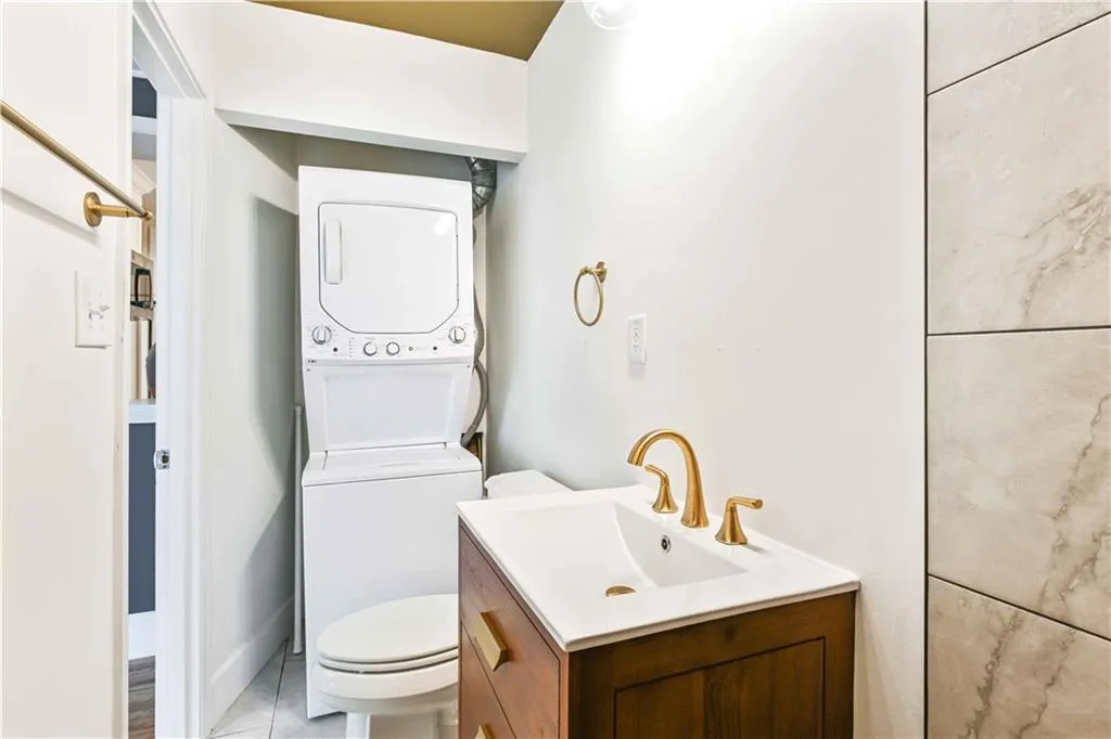 67 Delmont Drive, Atlanta, Georgia 30305, 2 Bedrooms Bedrooms, 0 ,2 BathroomsBathrooms,Residential,For Sale,67 Delmont Drive,7703457