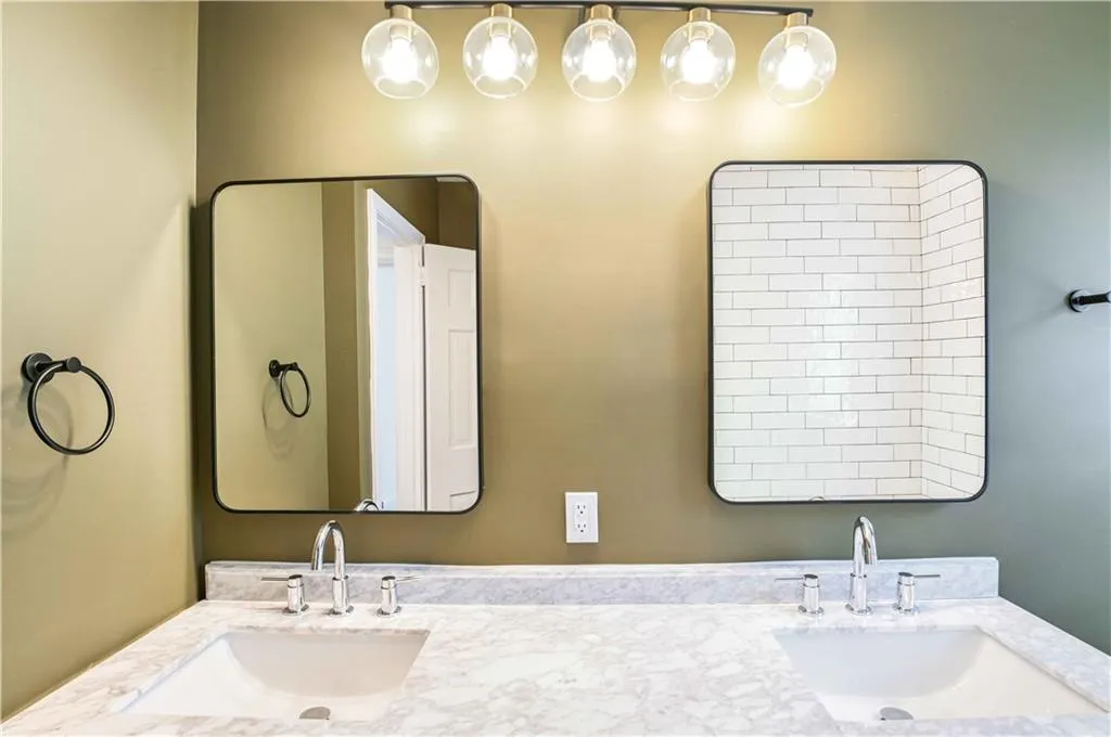 67 Delmont Drive, Atlanta, Georgia 30305, 2 Bedrooms Bedrooms, 0 ,2 BathroomsBathrooms,Residential,For Sale,67 Delmont Drive,7703457