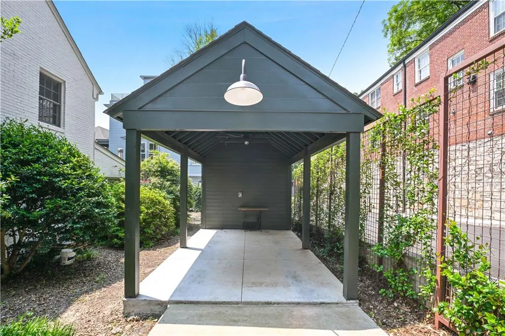 67 Delmont Drive, Atlanta, Georgia 30305, 2 Bedrooms Bedrooms, 0 ,2 BathroomsBathrooms,Residential,For Sale,67 Delmont Drive,7703457