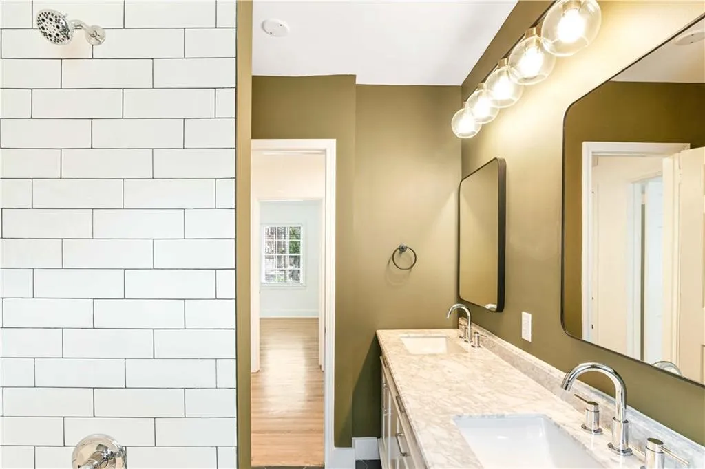 67 Delmont Drive, Atlanta, Georgia 30305, 2 Bedrooms Bedrooms, 0 ,2 BathroomsBathrooms,Residential,For Sale,67 Delmont Drive,7703457