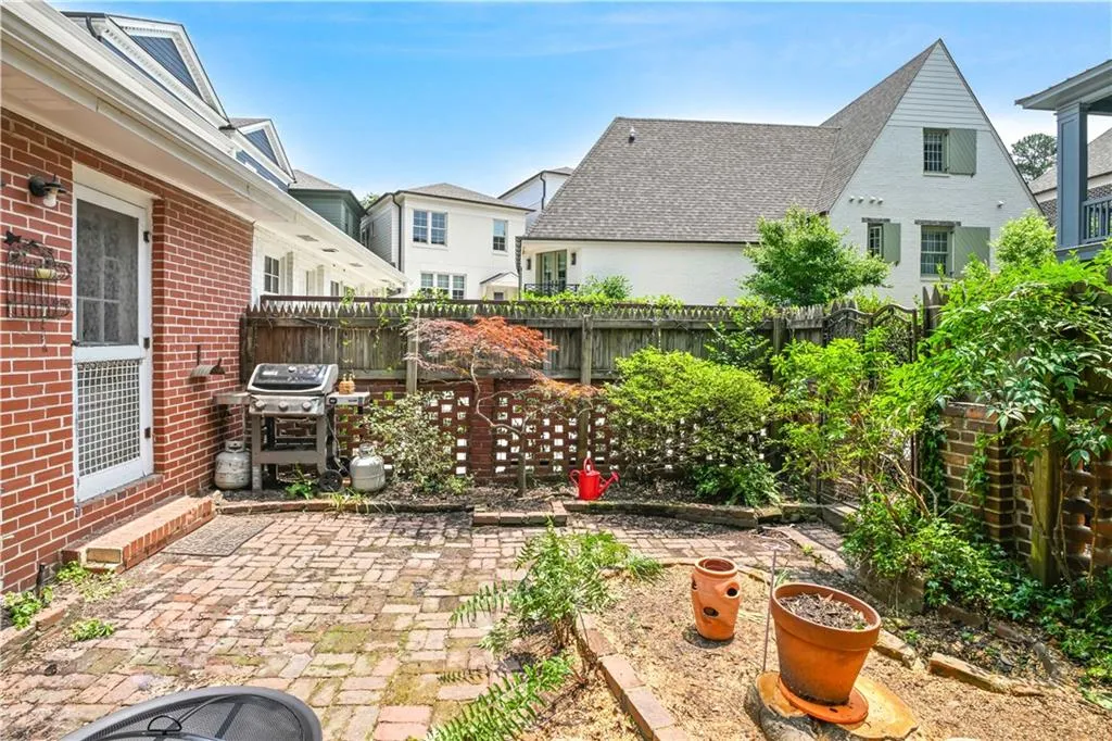 67 Delmont Drive, Atlanta, Georgia 30305, 2 Bedrooms Bedrooms, 0 ,2 BathroomsBathrooms,Residential,For Sale,67 Delmont Drive,7703457