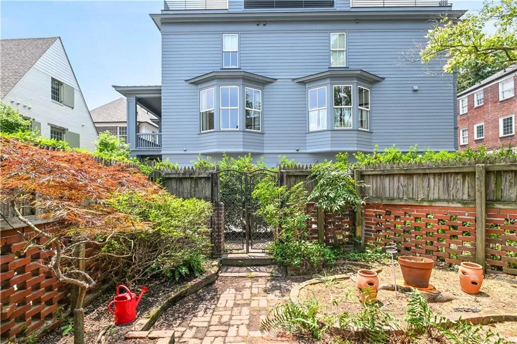 67 Delmont Drive, Atlanta, Georgia 30305, 2 Bedrooms Bedrooms, 0 ,2 BathroomsBathrooms,Residential,For Sale,67 Delmont Drive,7703457
