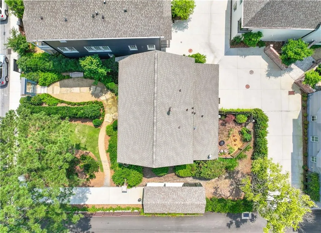 67 Delmont Drive, Atlanta, Georgia 30305, 2 Bedrooms Bedrooms, 0 ,2 BathroomsBathrooms,Residential,For Sale,67 Delmont Drive,7703457