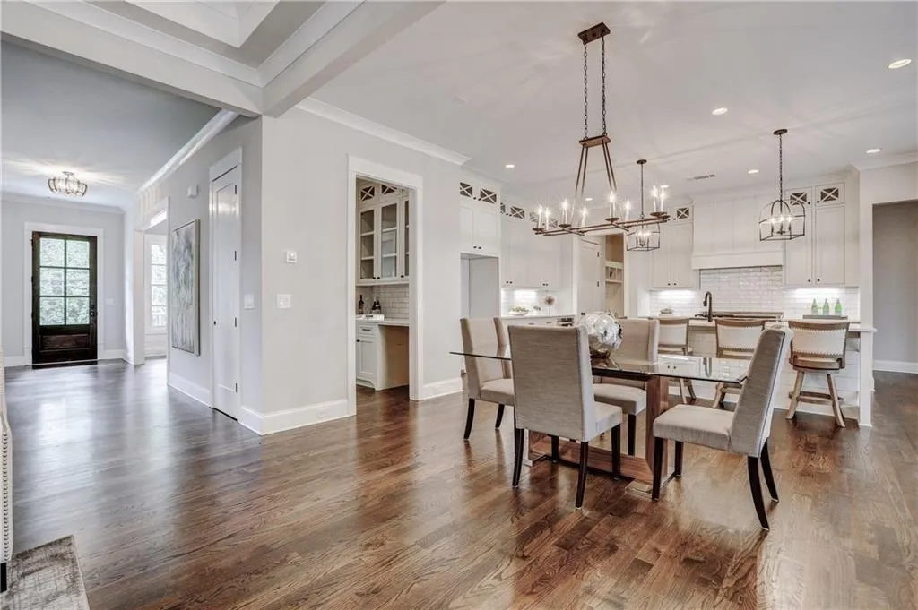 268 Underwood Drive, Sandy Springs, Georgia 30328, 5 Bedrooms Bedrooms, ,4 BathroomsBathrooms,Residential,Sold,268 Underwood Drive,6114523