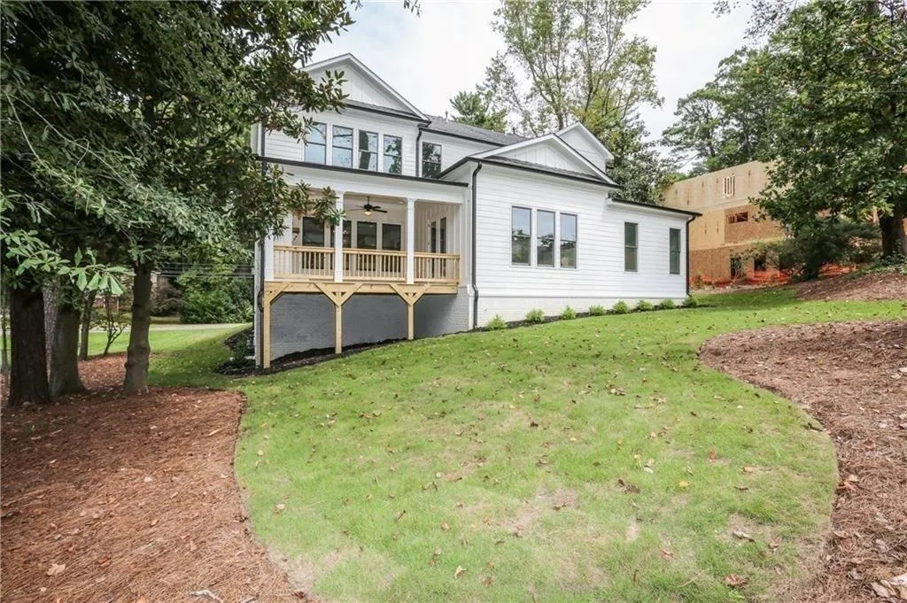 268 Underwood Drive, Sandy Springs, Georgia 30328, 5 Bedrooms Bedrooms, ,4 BathroomsBathrooms,Residential,Sold,268 Underwood Drive,6114523