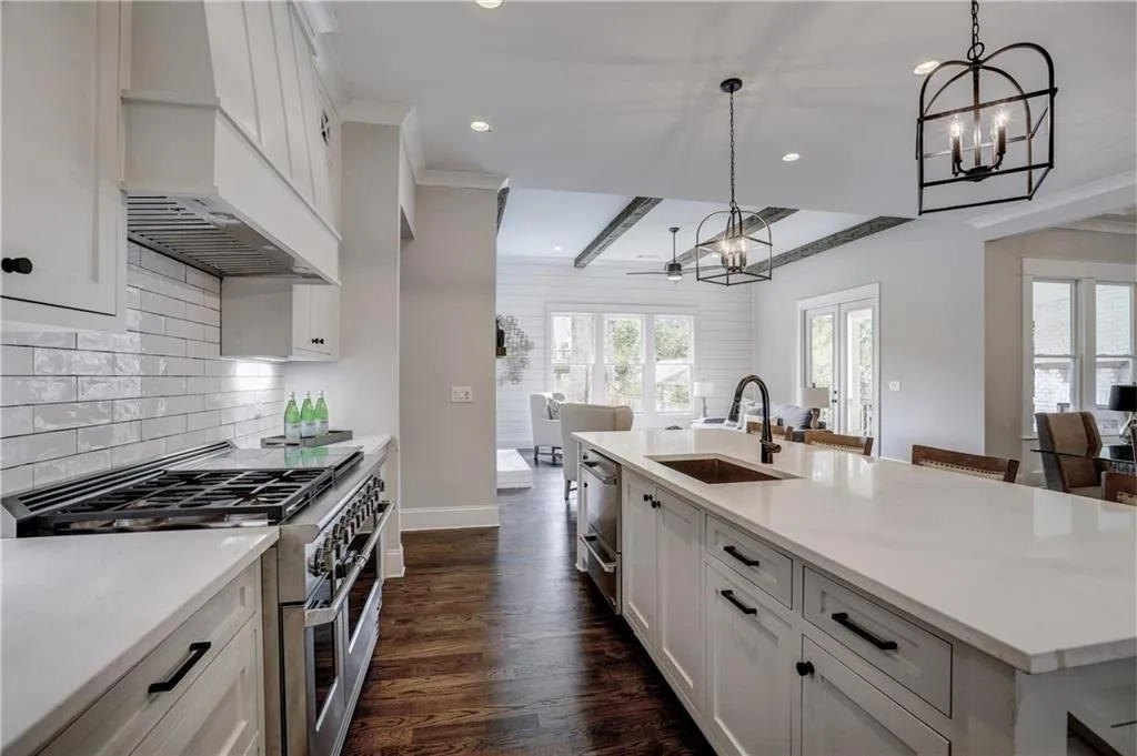 268 Underwood Drive, Sandy Springs, Georgia 30328, 5 Bedrooms Bedrooms, ,4 BathroomsBathrooms,Residential,Sold,268 Underwood Drive,6114523