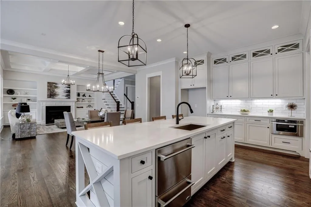 268 Underwood Drive, Sandy Springs, Georgia 30328, 5 Bedrooms Bedrooms, ,4 BathroomsBathrooms,Residential,Sold,268 Underwood Drive,6114523