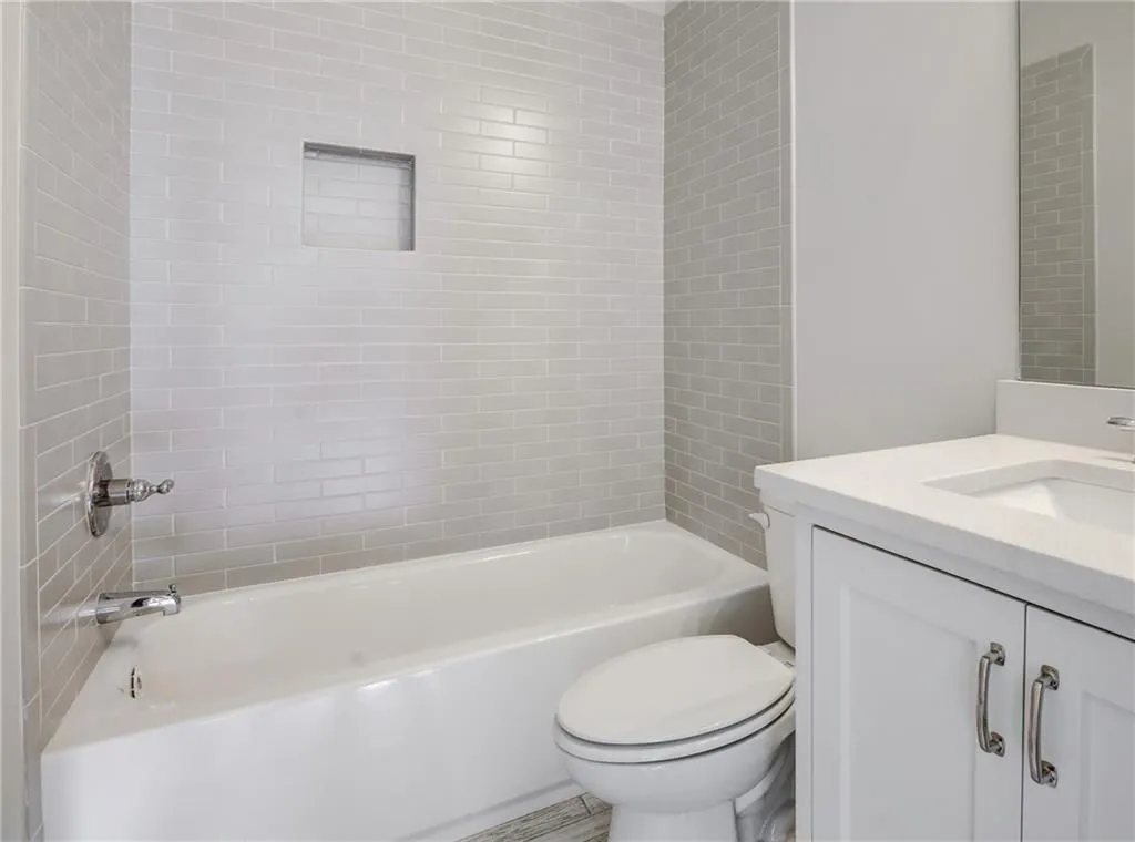 268 Underwood Drive, Sandy Springs, Georgia 30328, 5 Bedrooms Bedrooms, ,4 BathroomsBathrooms,Residential,Sold,268 Underwood Drive,6114523