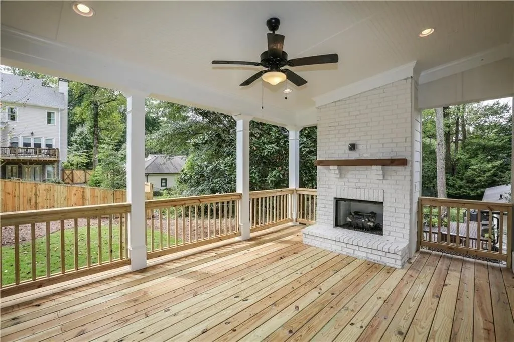 268 Underwood Drive, Sandy Springs, Georgia 30328, 5 Bedrooms Bedrooms, ,4 BathroomsBathrooms,Residential,Sold,268 Underwood Drive,6114523