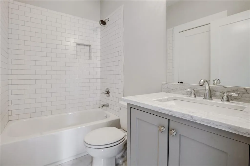 268 Underwood Drive, Sandy Springs, Georgia 30328, 5 Bedrooms Bedrooms, ,4 BathroomsBathrooms,Residential,Sold,268 Underwood Drive,6114523