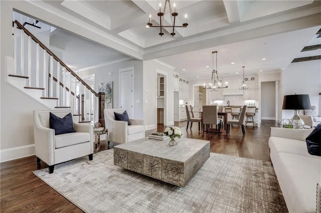 268 Underwood Drive, Sandy Springs, Georgia 30328, 5 Bedrooms Bedrooms, ,4 BathroomsBathrooms,Residential,Sold,268 Underwood Drive,6114523
