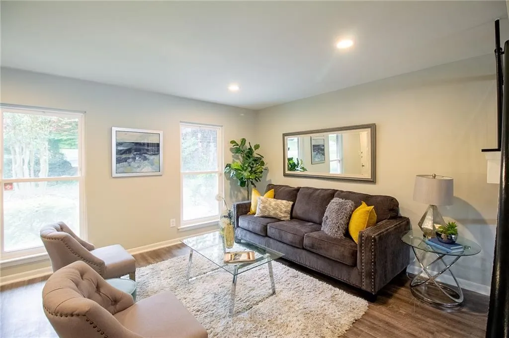 7358 Cardigan Circle, Atlanta, Georgia 30328, 4 Bedrooms Bedrooms, ,3 BathroomsBathrooms,Residential,Sold,7358 Cardigan Circle,6643621