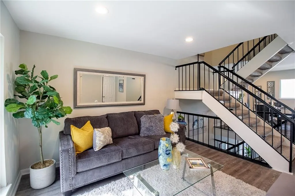 7358 Cardigan Circle, Atlanta, Georgia 30328, 4 Bedrooms Bedrooms, ,3 BathroomsBathrooms,Residential,Sold,7358 Cardigan Circle,6643621