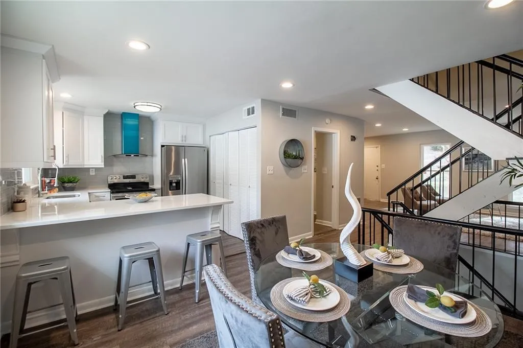 7358 Cardigan Circle, Atlanta, Georgia 30328, 4 Bedrooms Bedrooms, ,3 BathroomsBathrooms,Residential,Sold,7358 Cardigan Circle,6643621