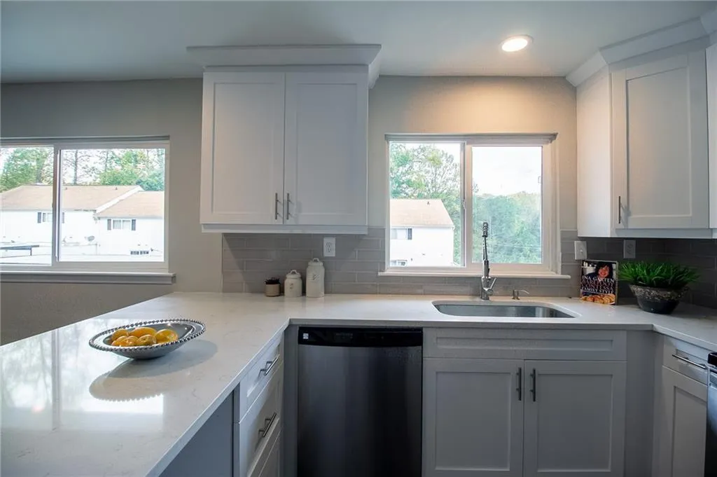 7358 Cardigan Circle, Atlanta, Georgia 30328, 4 Bedrooms Bedrooms, ,3 BathroomsBathrooms,Residential,Sold,7358 Cardigan Circle,6643621