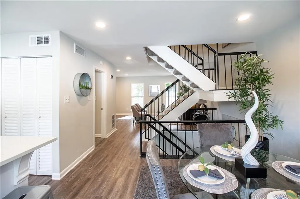 7358 Cardigan Circle, Atlanta, Georgia 30328, 4 Bedrooms Bedrooms, ,3 BathroomsBathrooms,Residential,Sold,7358 Cardigan Circle,6643621