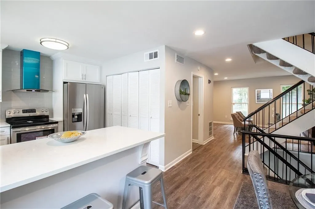 7358 Cardigan Circle, Atlanta, Georgia 30328, 4 Bedrooms Bedrooms, ,3 BathroomsBathrooms,Residential,Sold,7358 Cardigan Circle,6643621