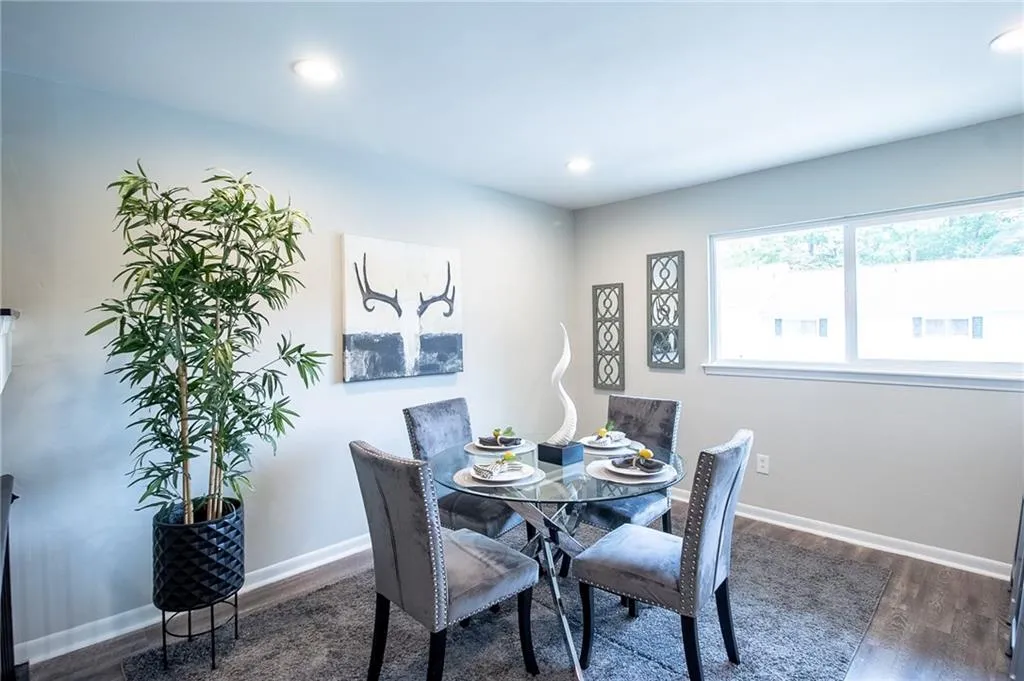 7358 Cardigan Circle, Atlanta, Georgia 30328, 4 Bedrooms Bedrooms, ,3 BathroomsBathrooms,Residential,Sold,7358 Cardigan Circle,6643621