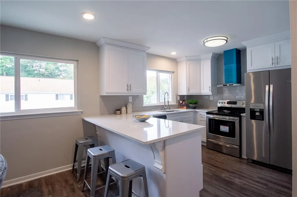 7358 Cardigan Circle, Atlanta, Georgia 30328, 4 Bedrooms Bedrooms, ,3 BathroomsBathrooms,Residential,Sold,7358 Cardigan Circle,6643621