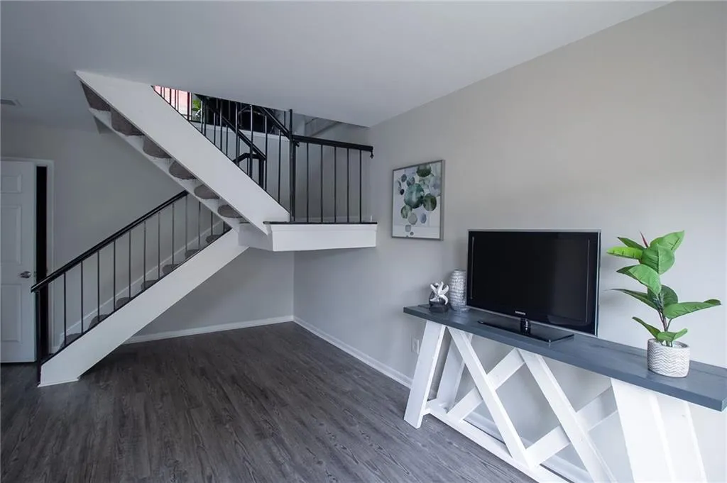 7358 Cardigan Circle, Atlanta, Georgia 30328, 4 Bedrooms Bedrooms, ,3 BathroomsBathrooms,Residential,Sold,7358 Cardigan Circle,6643621