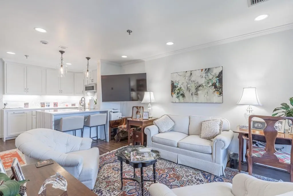 300 Johnson Ferry Road Ne Unit A706, Atlanta, Georgia 30328, 1 Bedroom Bedrooms, ,1 BathroomBathrooms,Residential,Sold,300 Johnson Ferry Road Ne Unit A706,7087348