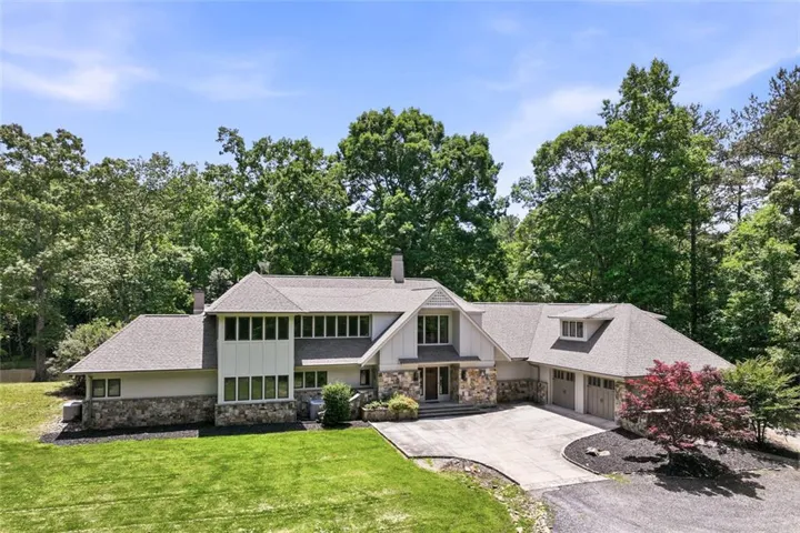 3735 Smithtown Road, Suwanee, Georgia 30024