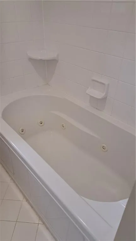 Whirlpool tub