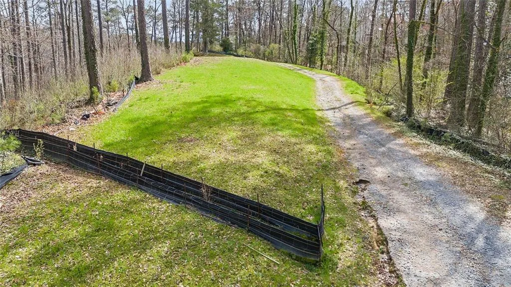 Flat area at the top is 1.5 acres +-